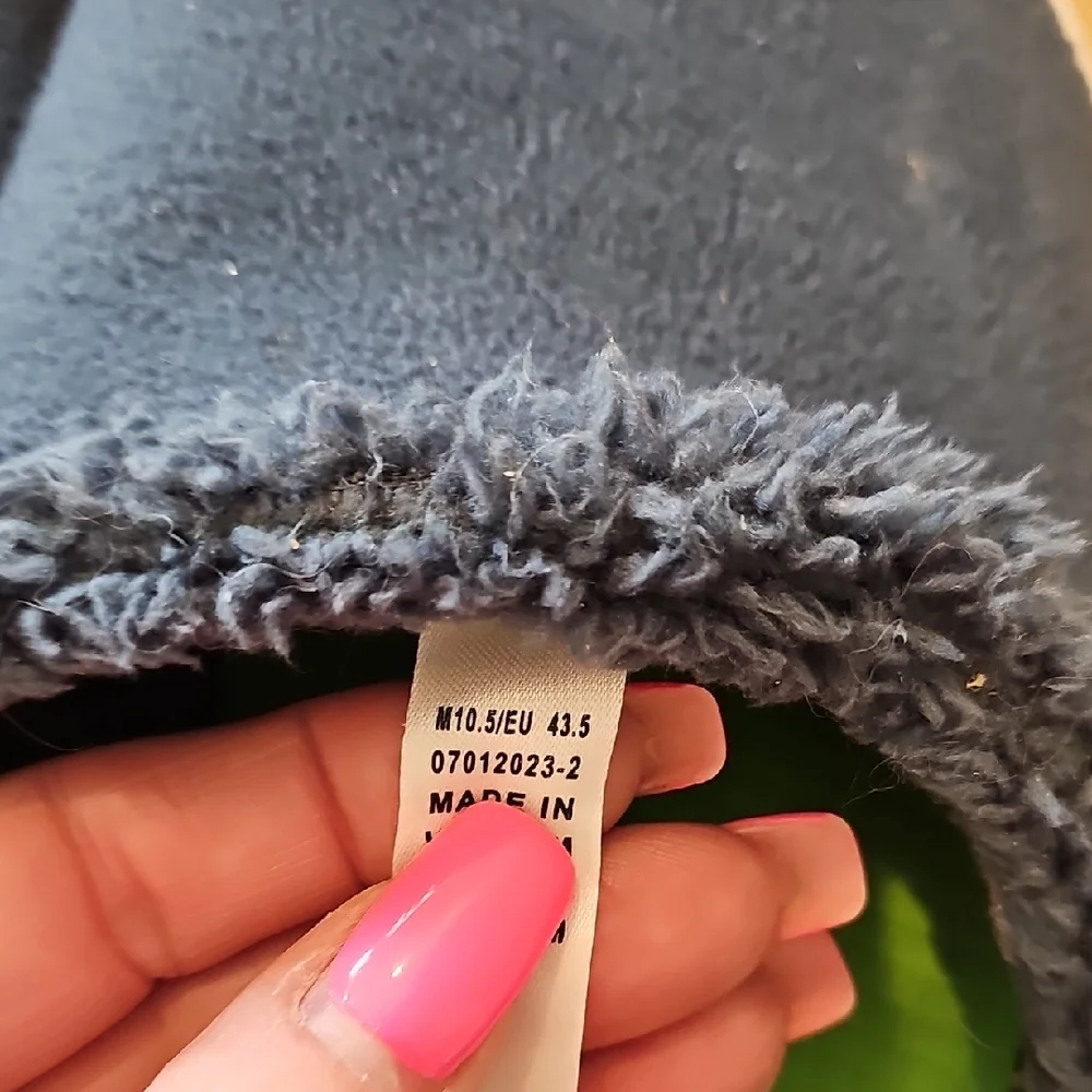 OOFOS Blue Fuzzy Slip-On Shoes - Picture 4 of 6